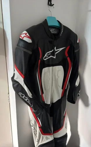 Macacão Alpinestars Motegi V2 2 Peças Preto Vermelho Branco