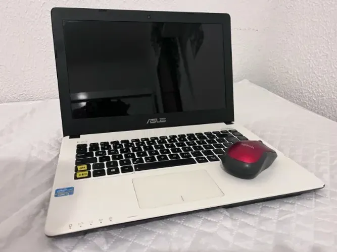 Notebook Asus + Mouse Logitech