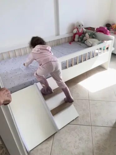 Cama solteiro para criança com escorregador