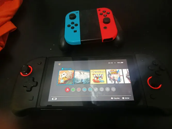 Nintendo switch V2, com 3 meses de uso, acompanhar dois controles e dock original