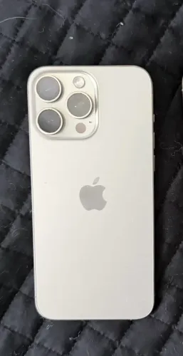 iPhone 15 Pro Max (512Gb) R$ 3.990