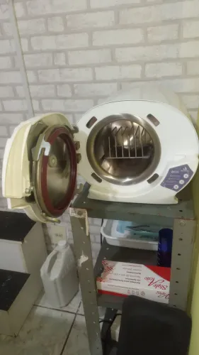 Autoclave para esterilização de instrumentos
