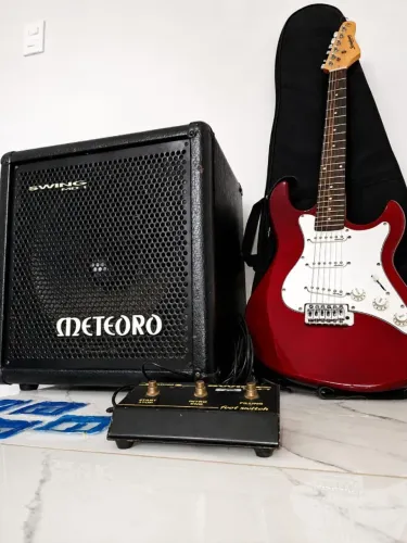 Kit Guitarra elétrica e Amplificador Meteoro