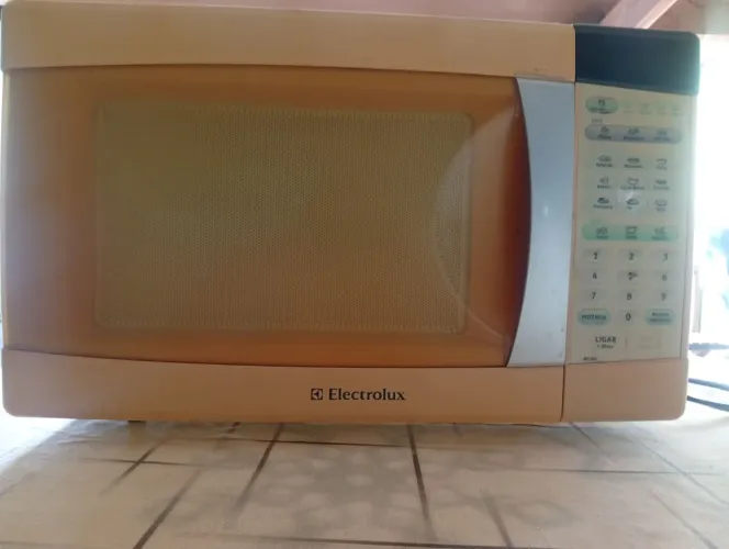 Microondas Eletrolux 28 litros