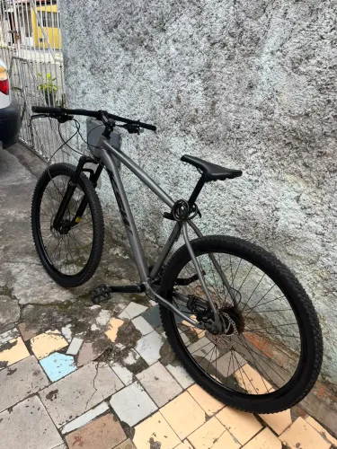 Bicicleta utilizada apenas 3 meses