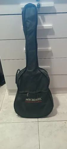 Violão marca Michael, vai com a capa!