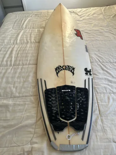Prancha de Surf Lost / Mayhem usada (deck incluso)