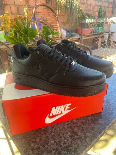 AF1 BLACK