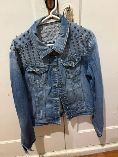 Vendo jaqueta jeans P da marca Aquamar nova 1 vez usada.