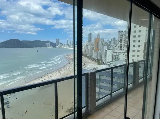 Apartamento frente mar  Baln Camboriu 3 suites direto com proprietario