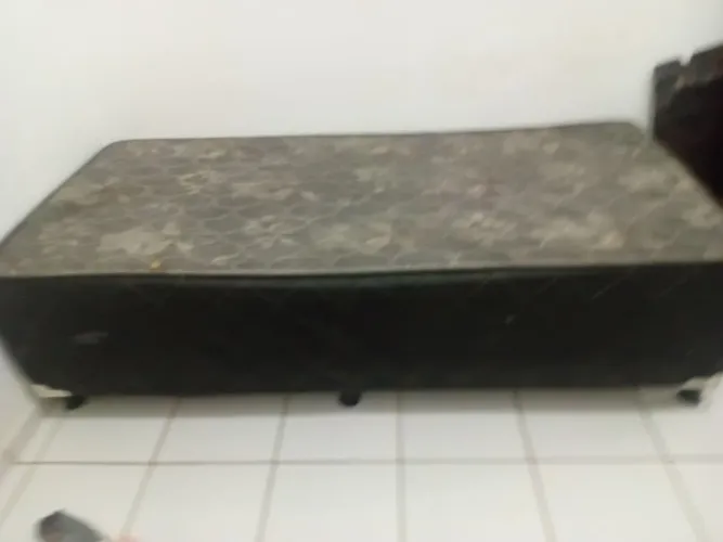 Cama de solteiro  em ótimo estado