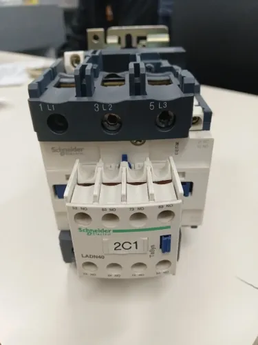 Contator Schneider Electric LC1D80 / LC1D95 - 125A Telemecanique (usado em bom estado)