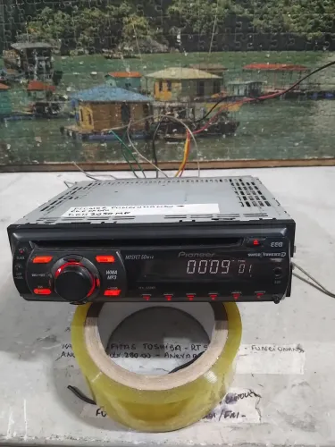 Radio Cd automotivo pioneer DEH 2050 MP , funcionando 0k.