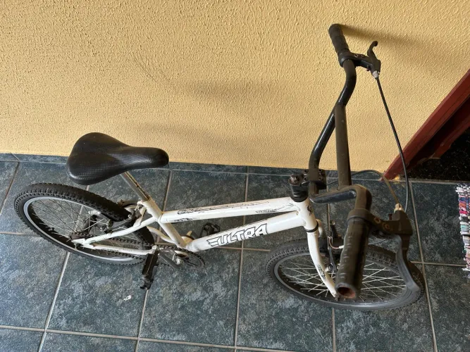 Bicicleta infantil ótimo estado 