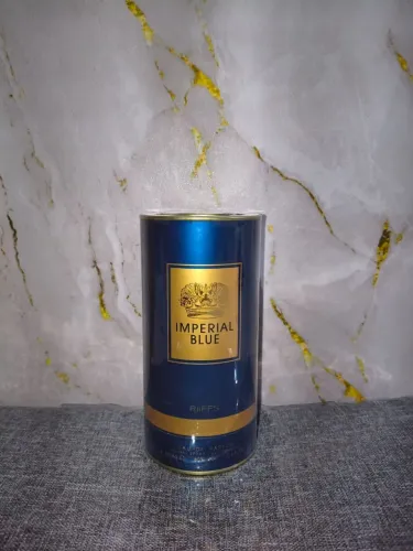 fragrância aromática masculina Imperial Blue, da marca Riiffs.