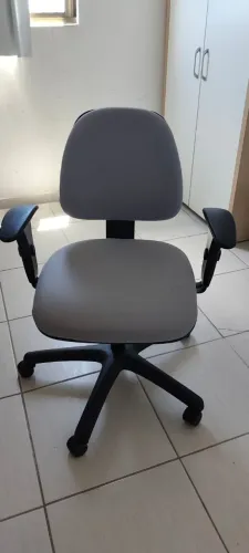 Cadeira escritório - ergonomia