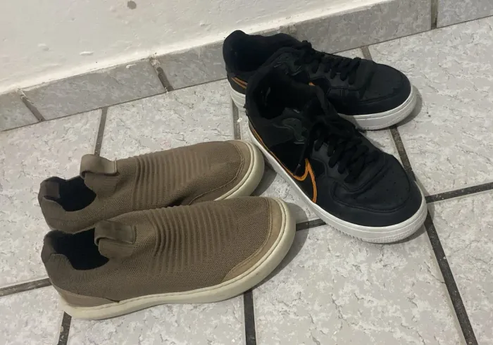 Vende-se dois tênis originais 