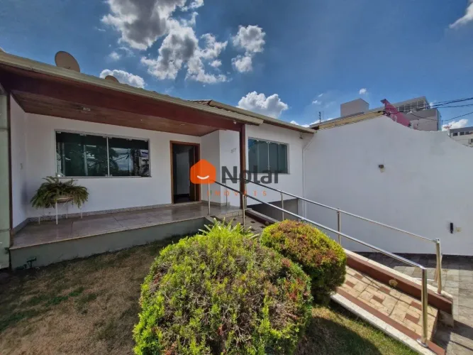 Casa á venda de 5 Quartos no Bairro Nova Floresta em Belo Horizonte MG