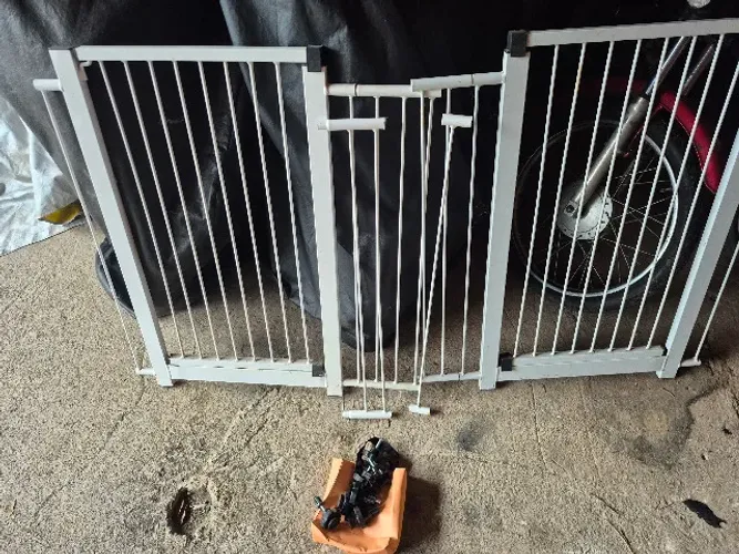 2x Portão Pet Segurança para Cães e Bebês Nunca Usado Perfeito estado