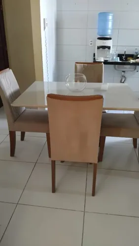 Mesa de Jantar 4 cadeiras nova