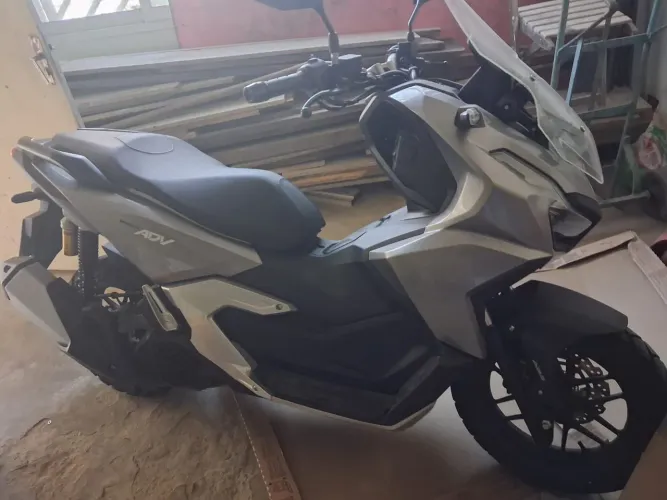 Moto ADV 160