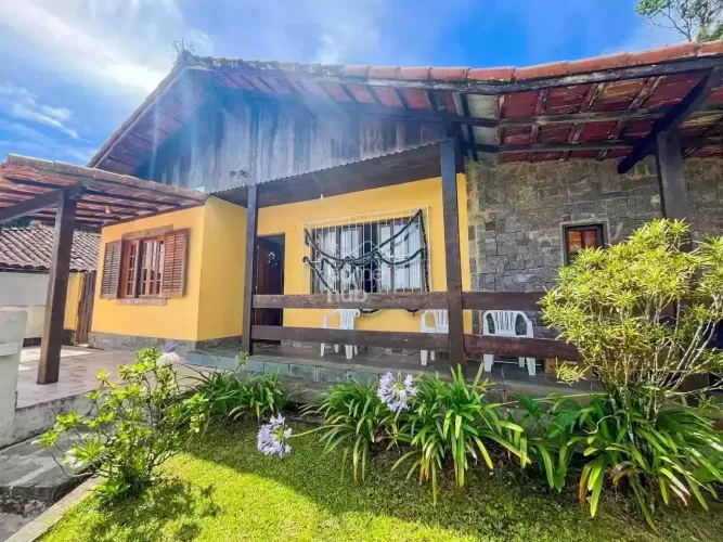Casa para venda com 4 quartos, 620m² - Quitandinha - Petrópolis/RJ