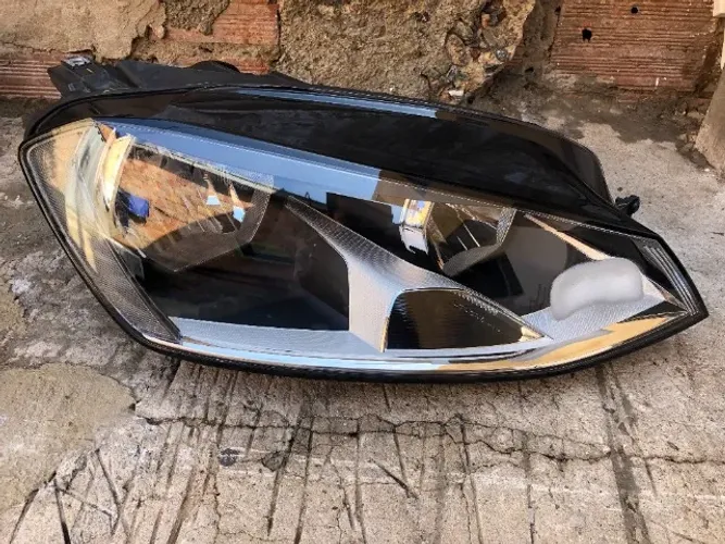 Farol VW Golf Lado Direito Passageiro Defeito Avaria Lente 5GM.941.006.D