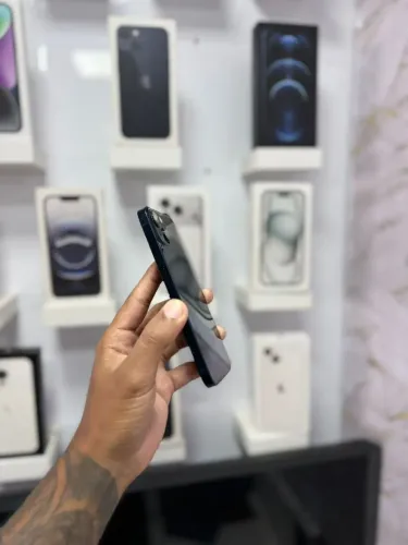 IPHONE 14 PLUS 256GB<br>R$ 2.799,00