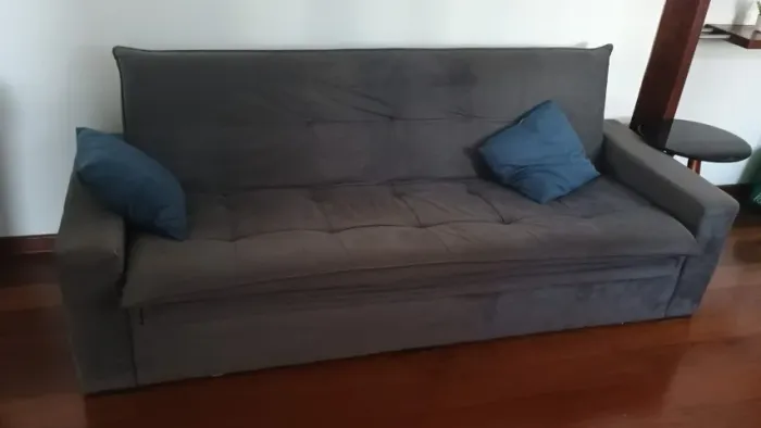 Sofa cama em ótimo estado. Sofá fechado: L 2,21m X P 94 cm X A 88 Sofá aberto: L 2,21m X