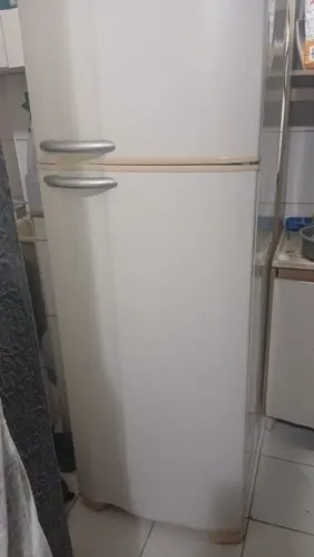 Vende se geladeira Electrolux