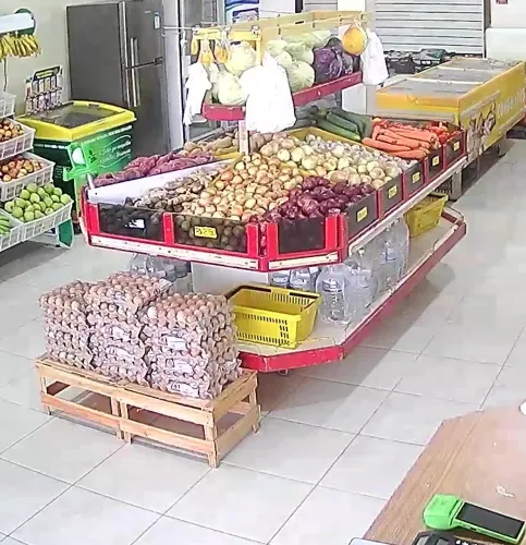 Expositor de frutas, verduras e legumes para Hortifruti *)