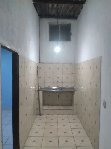 Alugo : Kit-Casa recém-reformada