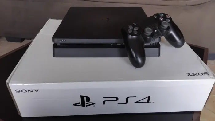 PS4 Slim 500GB + 1 Controle + 5 Jogos + Caixa - Seminovo Perfeito