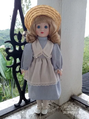 Boneca de porcelana alemã