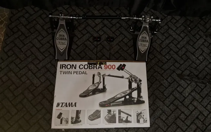 Vendo pedal duplo Iron Cobra novíssimo.