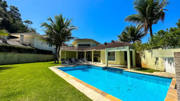 Casa à VENDA no Condomínio Park Lane - Guarujá.