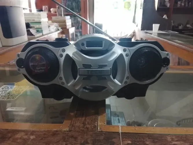RADIO FM