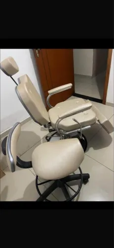 Vendo cadeira reclinável com mocho