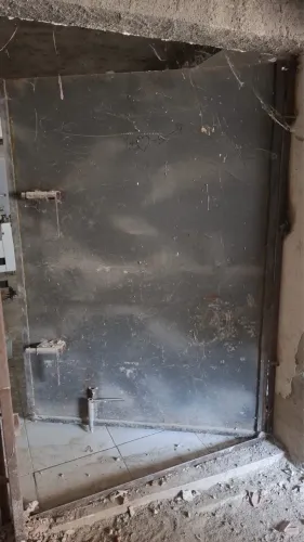 Vendo portão de chapa de alumínio pronto para uso