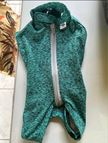 Roupa cirúrgica para cães