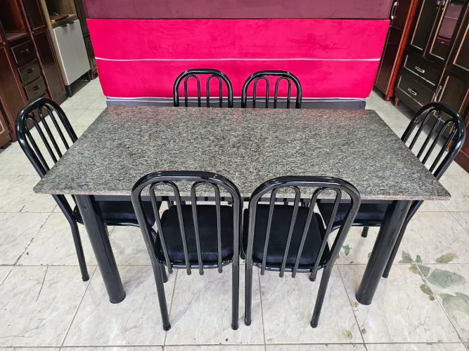 Mesa usada de mármore