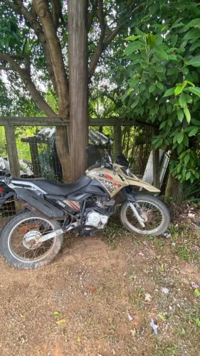 Moto de barbada pra sair logo .