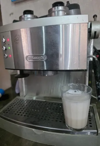 Máquina de café espresso DeLonghi EC700