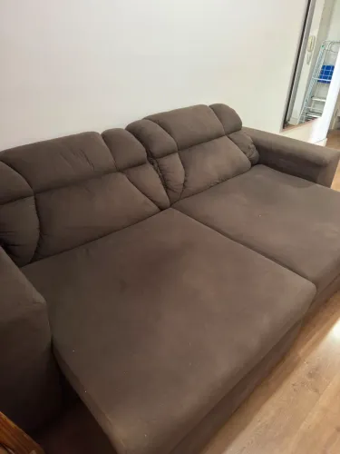 Sofá suede marrom