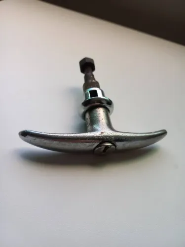 Fechadura/ trinco T tampa motor fusca