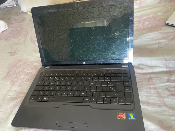 Notebook HP G42 com pequenas avarias 