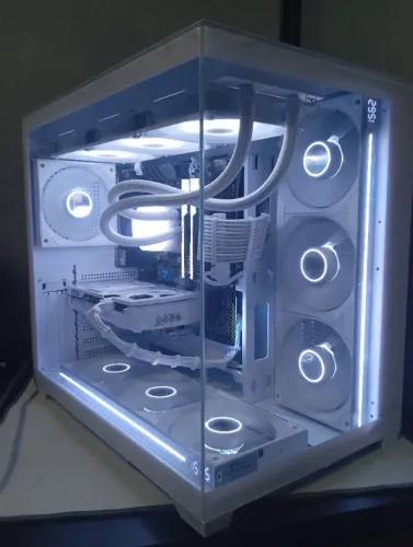 PC GAMER, RYZEN 5500x3d , RTX 5060, 16GB RAM, M.2 500GB, B550