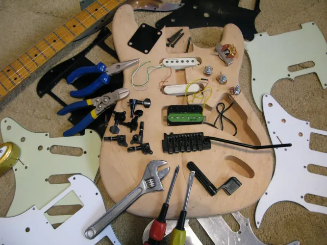 Luthier, Conserto de instrumentos musicais de corda