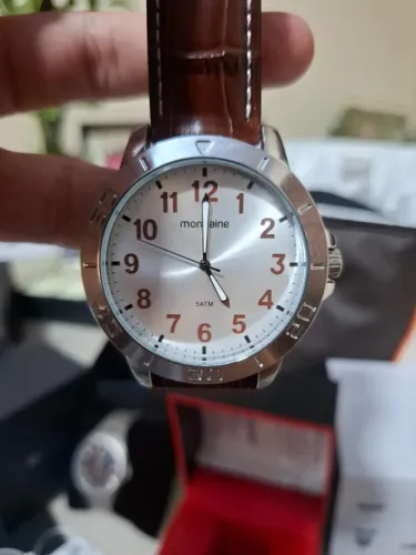 Relogio pulseira de couro Mondaine