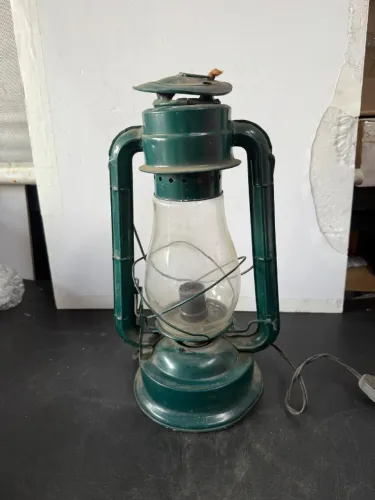 Lampião retrô Cor Verde para uso ou decoração